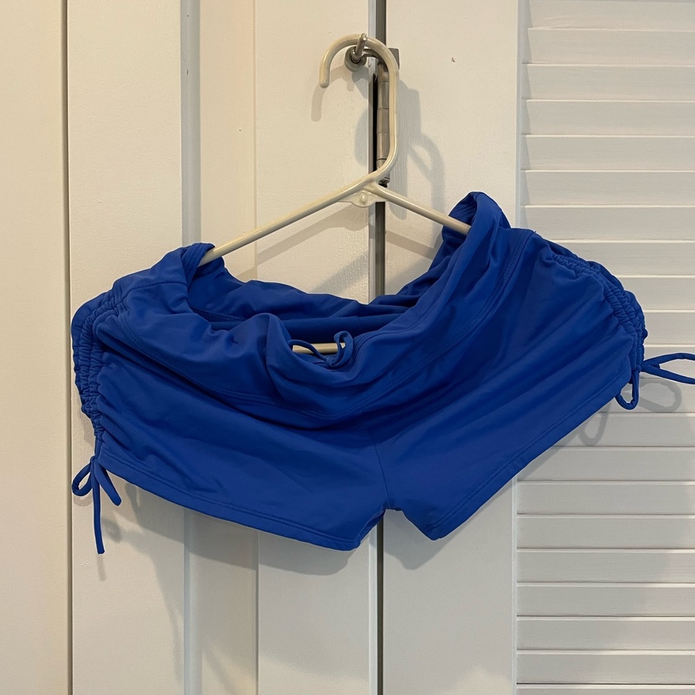 Swim bottoms. Tie sides and waist. Comfy material.